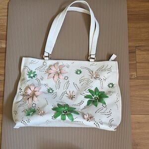 Women's White 3D Floral Appliqué Shoulder Bag size 17"x12"